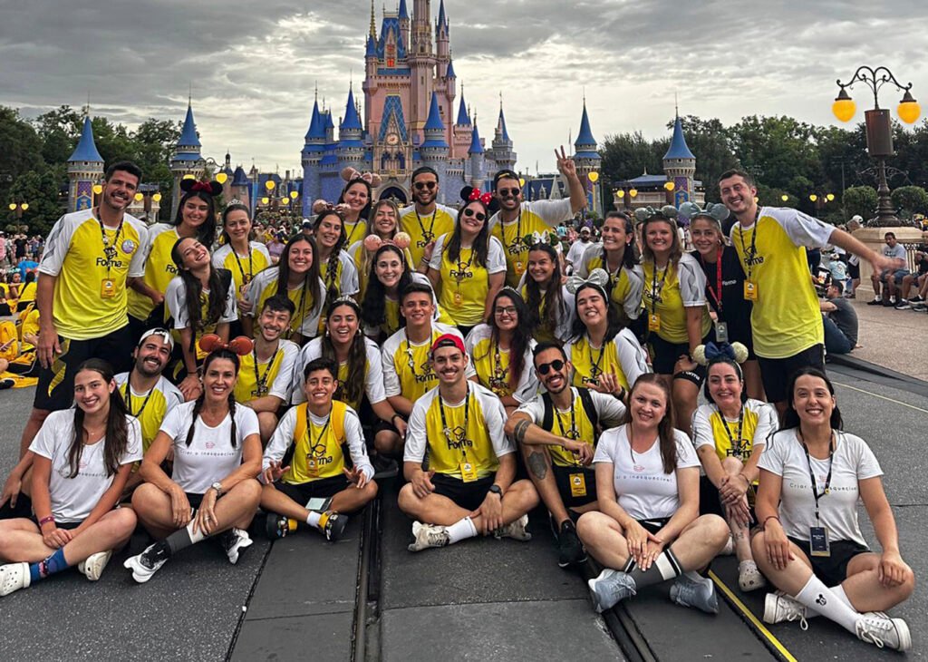 Monitores Eventho Jovem e Forma Turismo na Disney