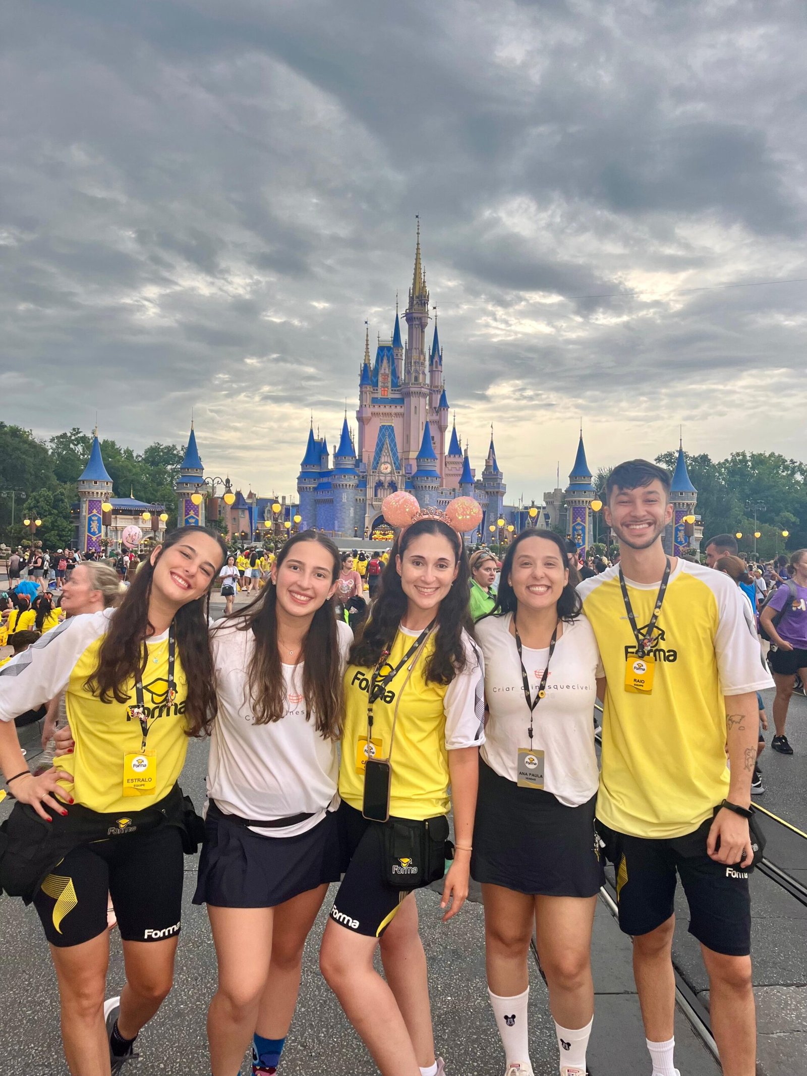 Monitores Eventho Jovem e Forma Turismo na Disney