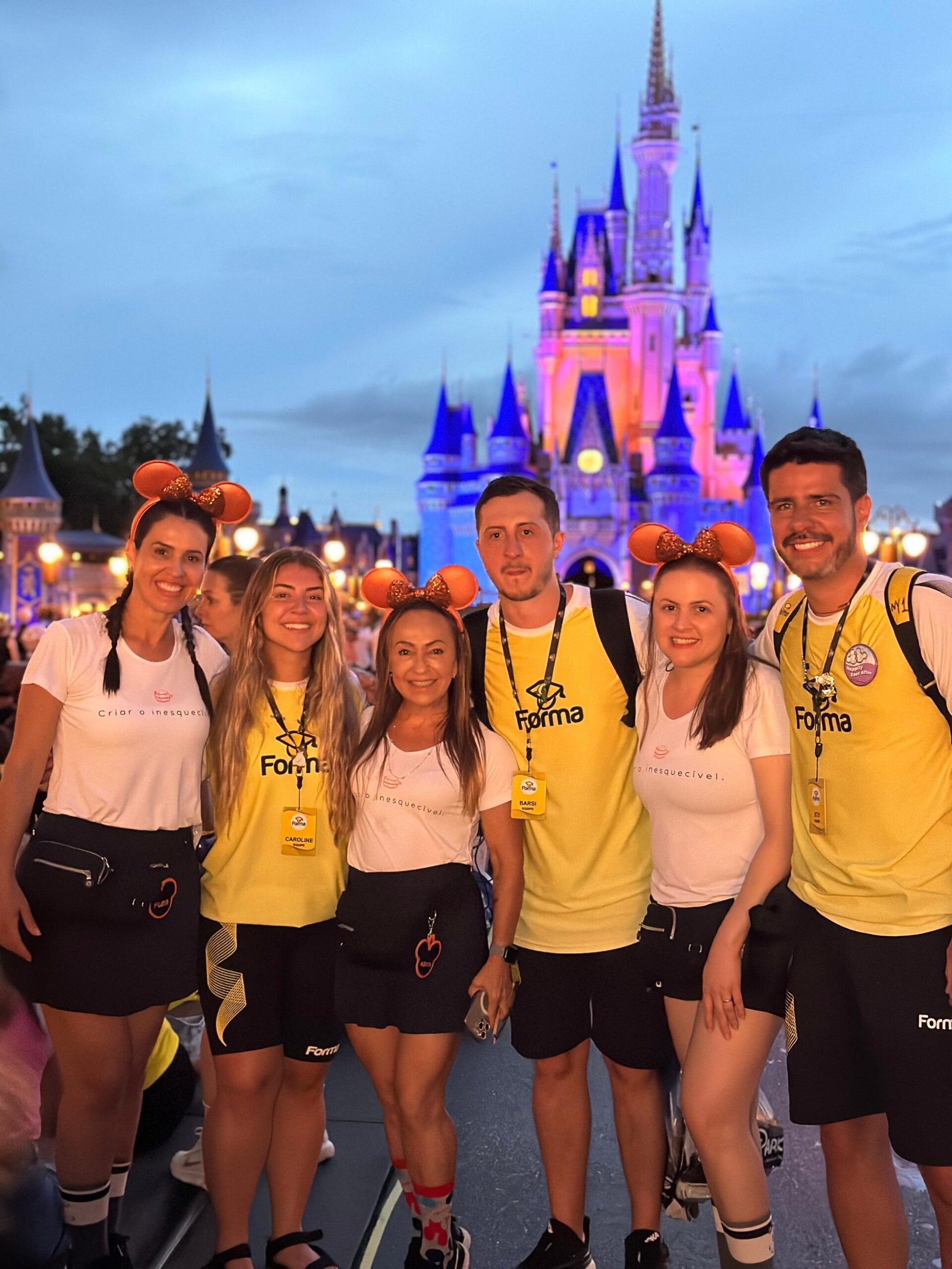 Monitores Eventho Jovem e Forma Turismo Disney